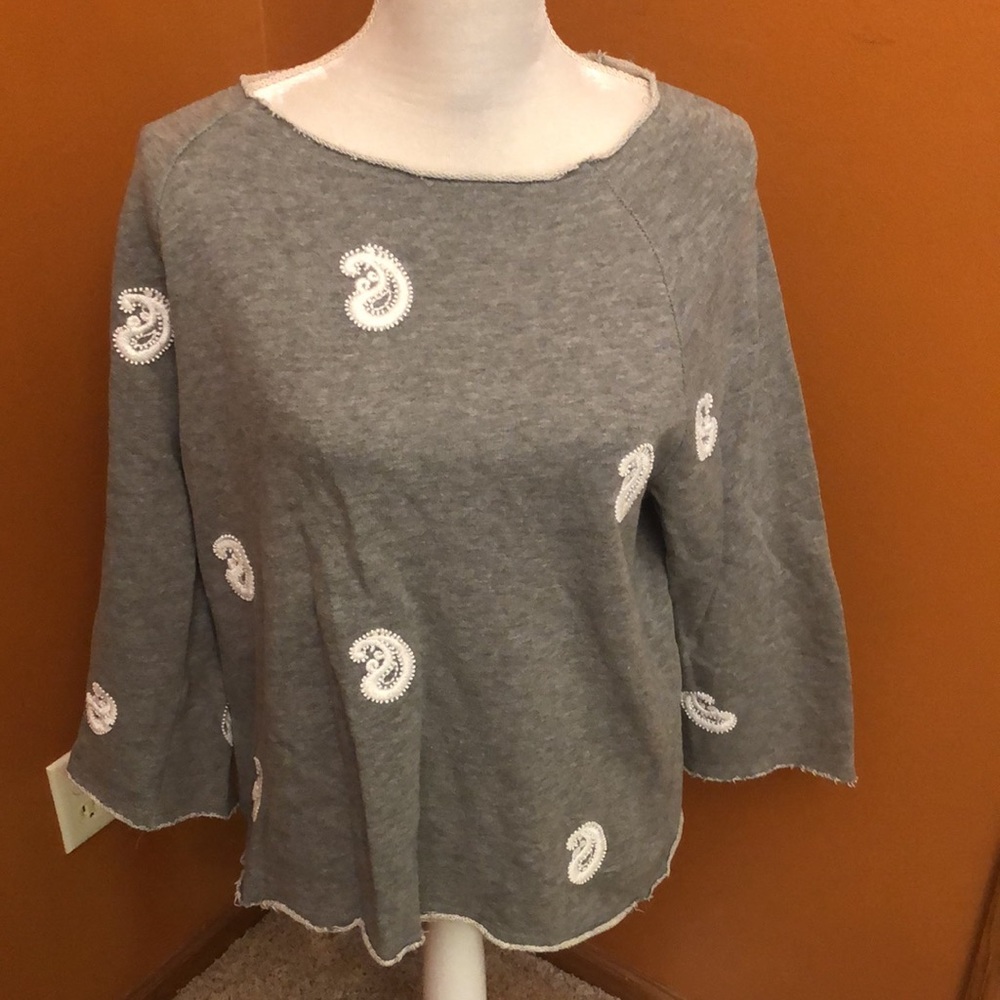 Zara Basic 3/4 sleeve design sweatshirt. Size s